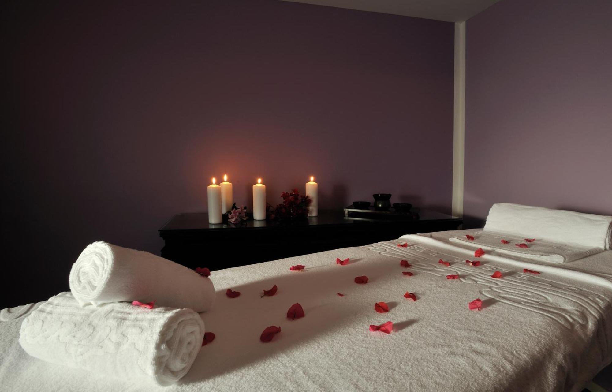 Pestana Carlton Madeira Ocean Resort Hotel Funchal  Exterior foto A massage table